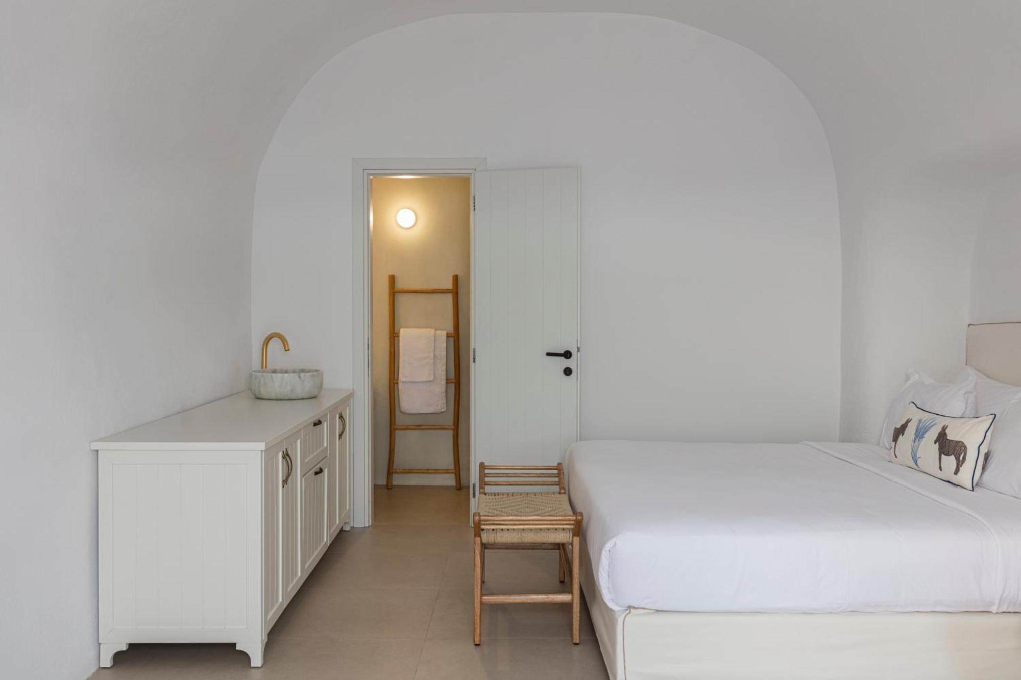 Casasunsha Hybrid Retreat Santorini Hotel Fira  Exterior photo