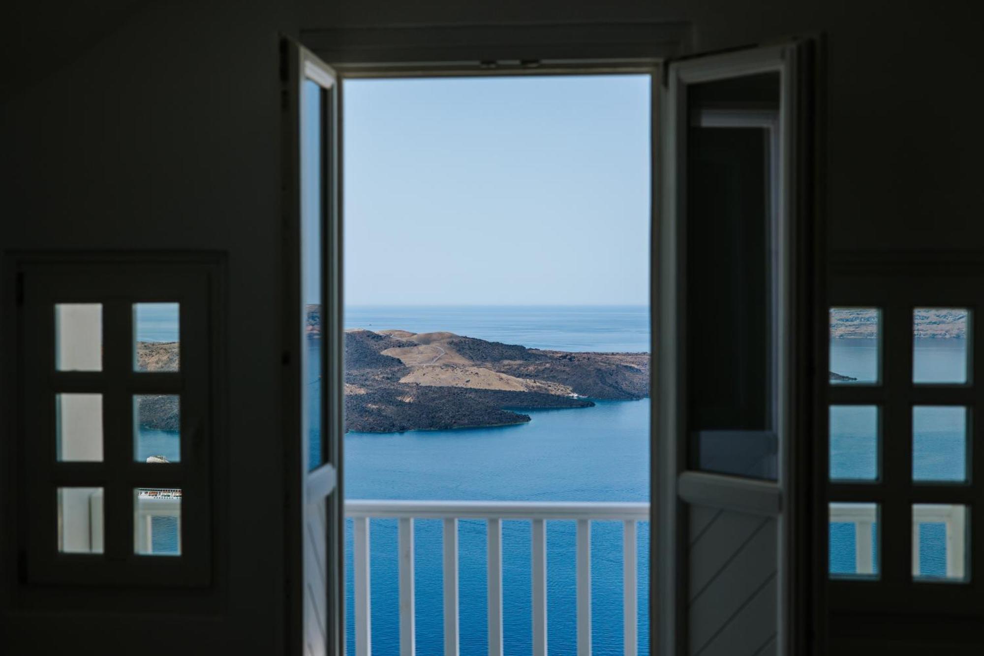 Casasunsha Hybrid Retreat Santorini Hotel Fira  Exterior photo