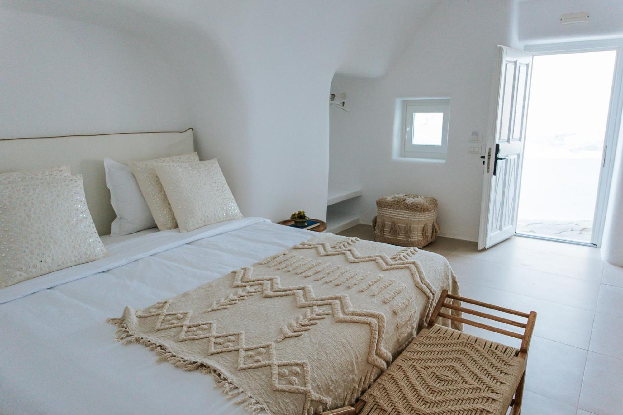 Casasunsha Hybrid Retreat Santorini Hotel Fira  Exterior photo